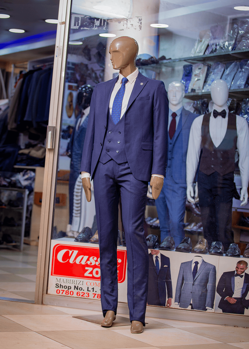 Business forma men suit